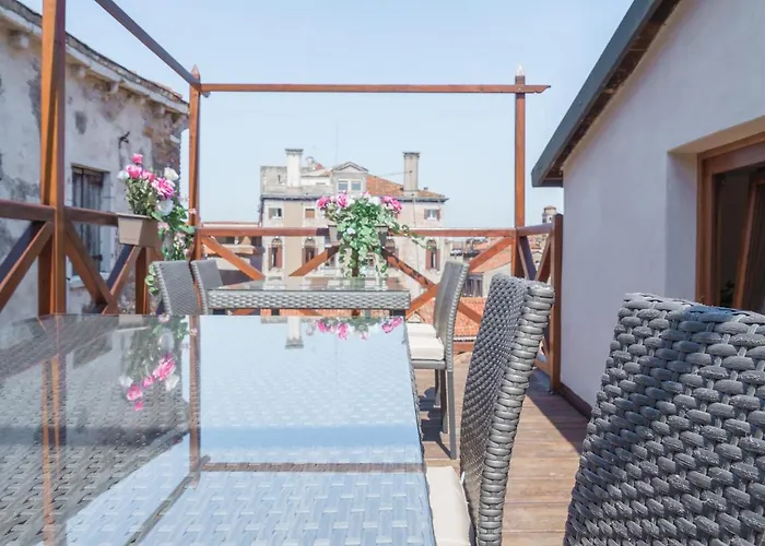 Palace Tintoretto By Wonderful Italy * Velence